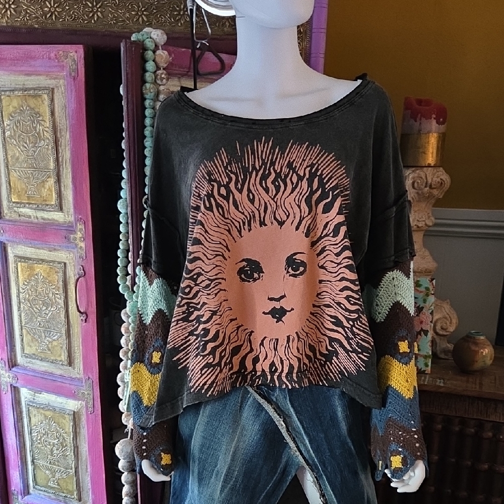 Sun Graphic Long Sleeve Top